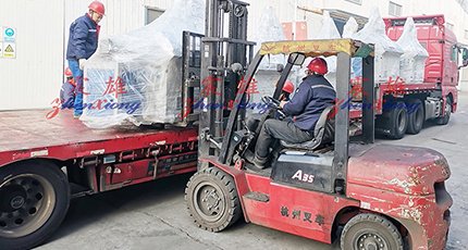 震雄机械 | 20台！45挤出机安装调试完毕，顺利发货！