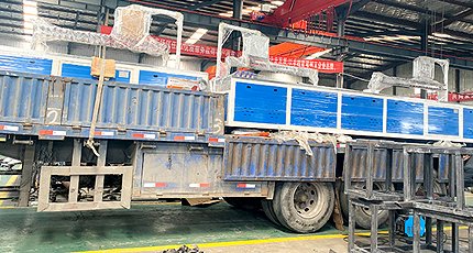 4条木塑设备发货